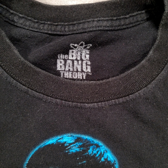 Big bang theory Tron tshirt, size large - Picture 3 of 5